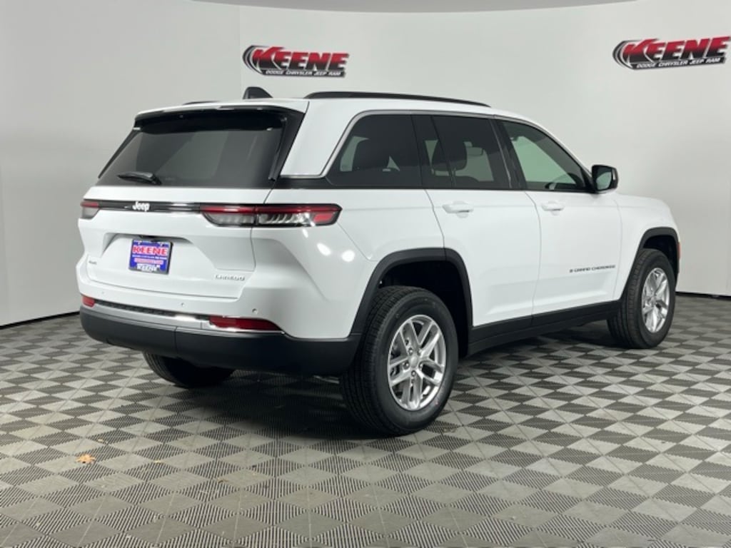 New 2025 Jeep Grand Cherokee LAREDO X 4X4 Sport Utility