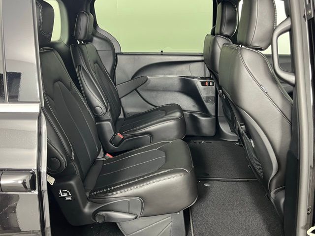 2026 Chrysler Voyager LX - Photo 28