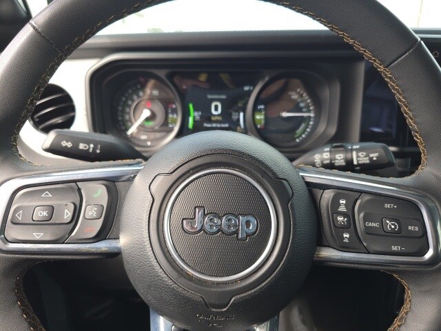 2024 Jeep Wrangler Sahara 4xe photo 3