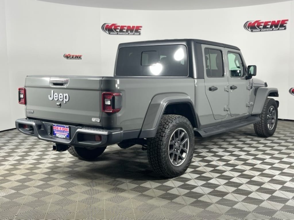 Used 2020 Jeep Gladiator Overland Truck
