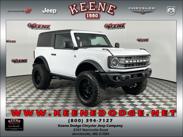2024 Ford Bronco 2-Door Black Diamond's photo
