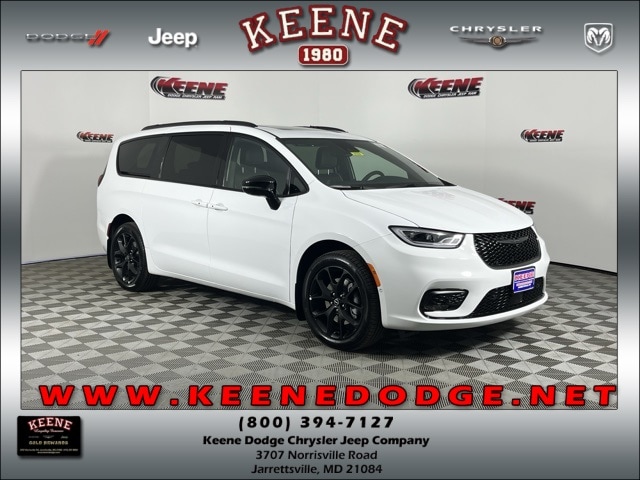 2026 Chrysler Pacifica Passenger Van 