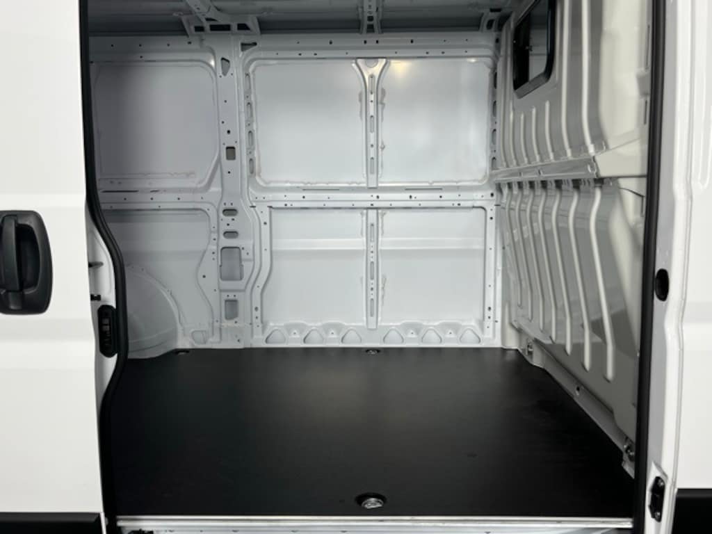 New 2025 Ram ProMaster PROMASTER 3500 TRADESMAN CARGO VAN LOW ROOF 136' W Cargo Van