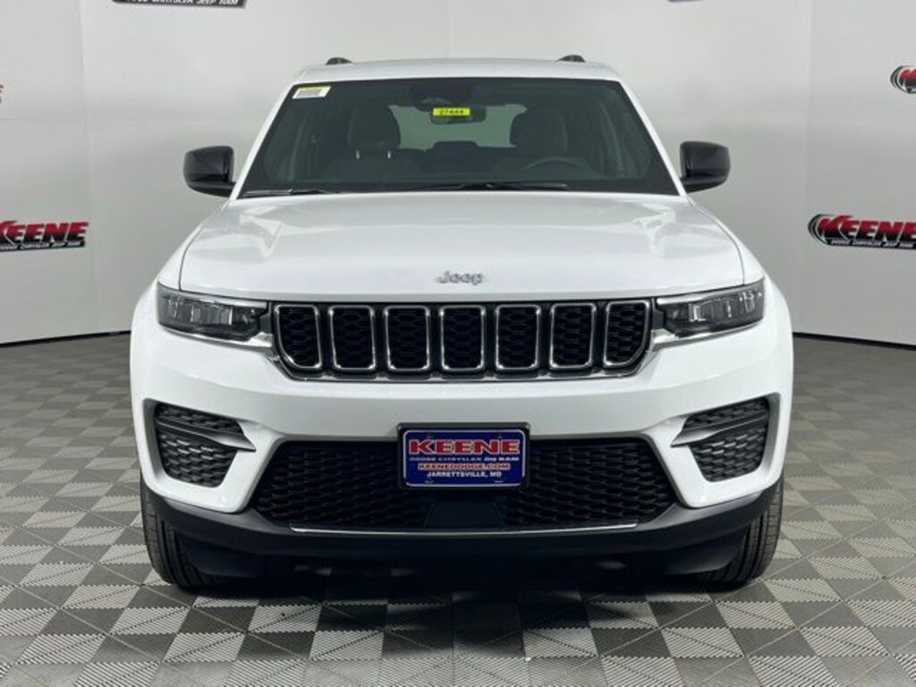 New 2025 Jeep Grand Cherokee LAREDO X 4X4 Sport Utility