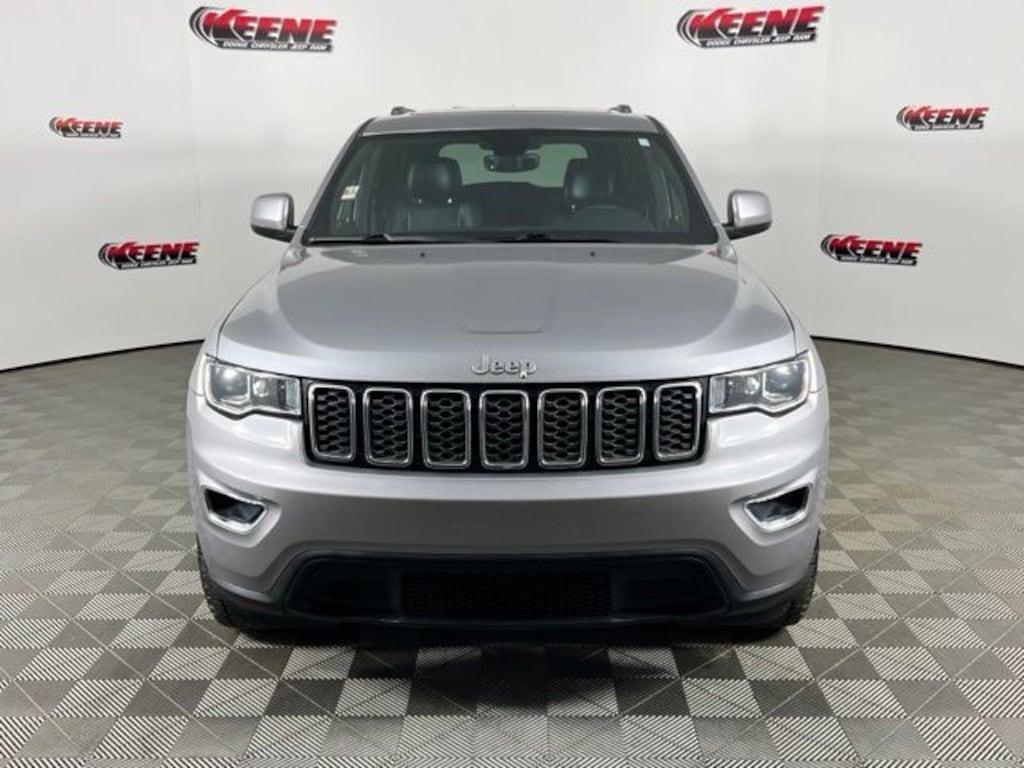 Used 2018 Jeep Grand Cherokee Laredo SUV