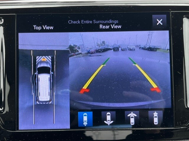 2017 Chrysler Pacifica Limited photo 3