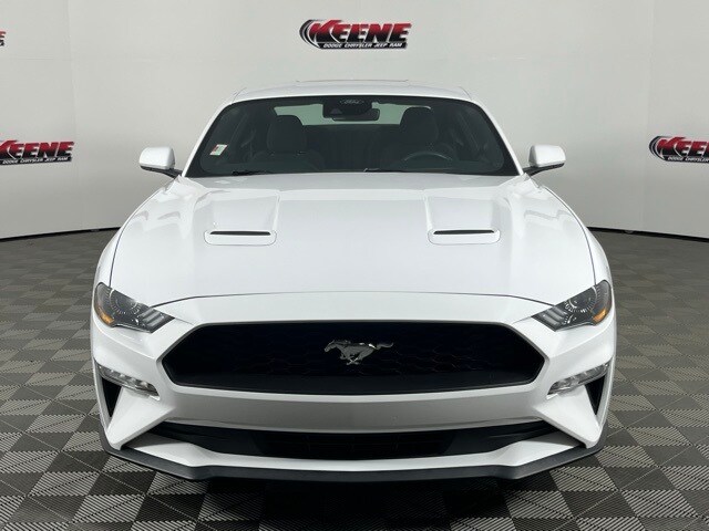 2022 Ford Mustang EcoBoost photo 4