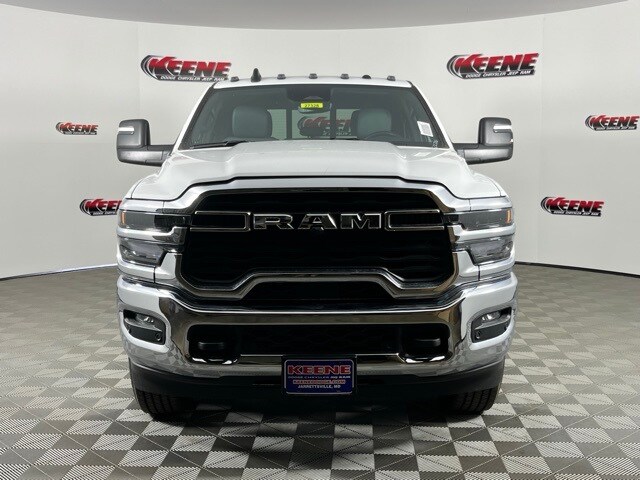 2026 Ram 3500 Tradesman photo 3