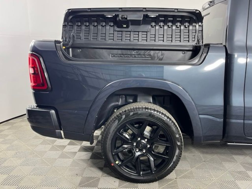 New 2027 Ram 1500 LARAMIE CREW CAB 4X4 5'7 BOX Pickup