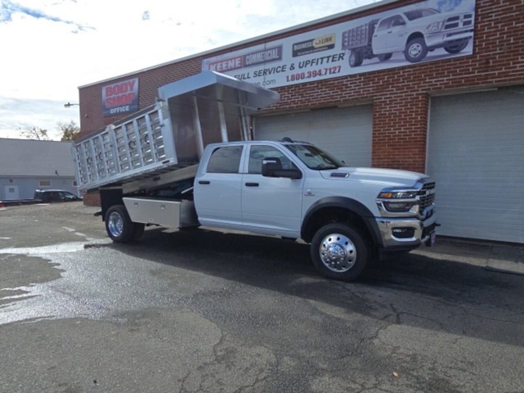 New 2025 Ram 5500 Chassis Cab TRADESMAN CREW 4X4 84' CA Pickup