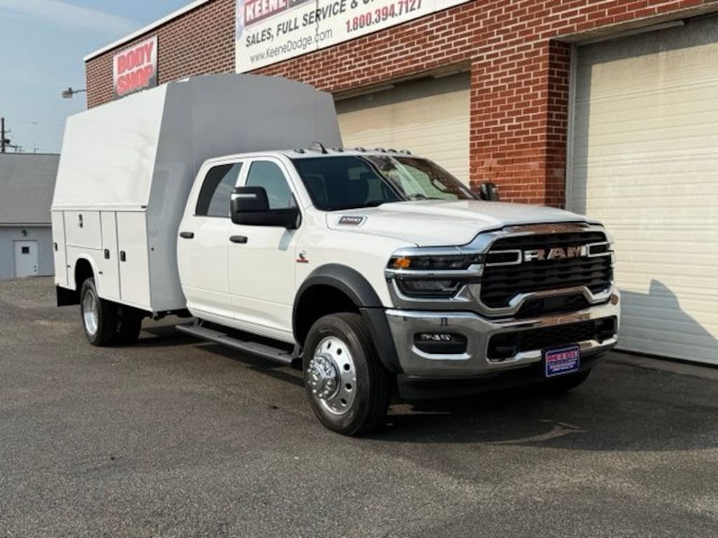 New 2026 Ram 5500 TRADESMAN CHASSIS CREW CAB 4X4 84' CA Pickup