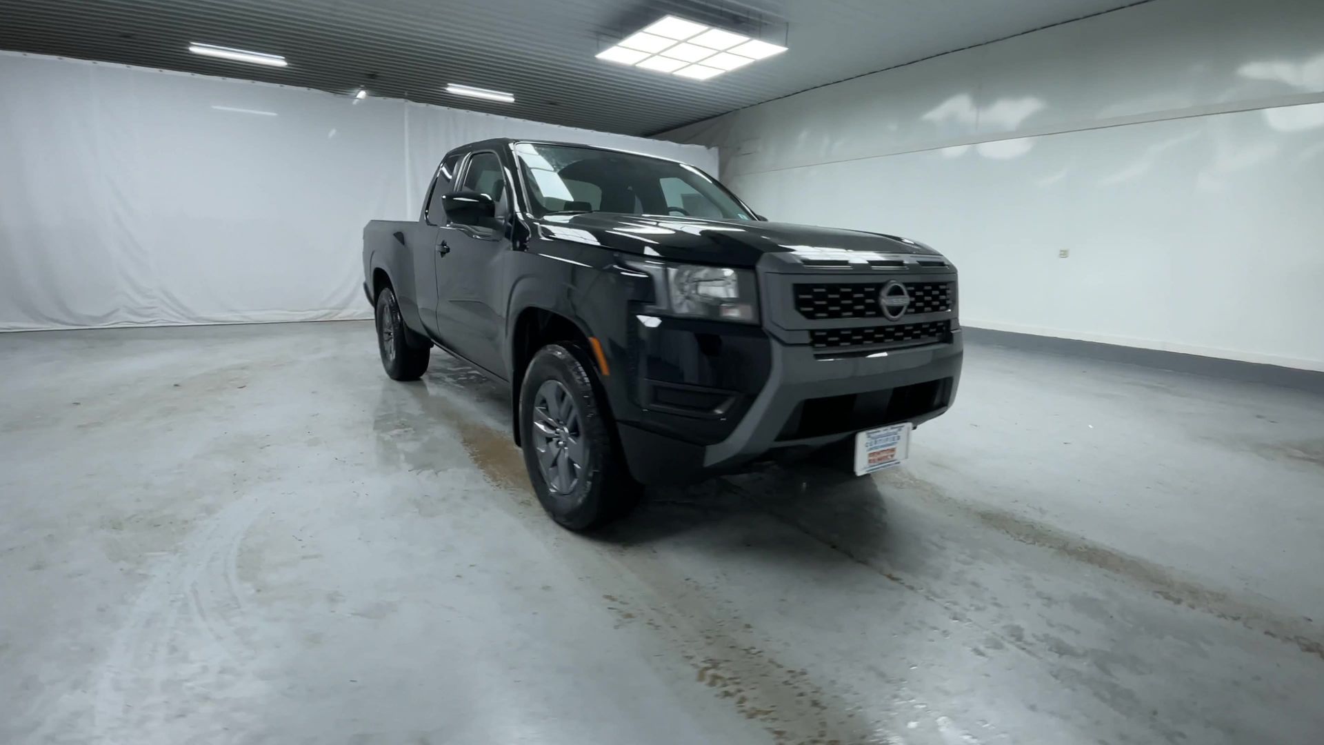 2025 Nissan Frontier SV photo 2