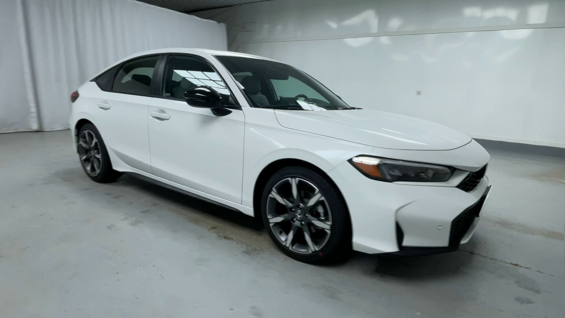 2026 Honda Civic Hybrid Sport Touring Hatchback photo 2