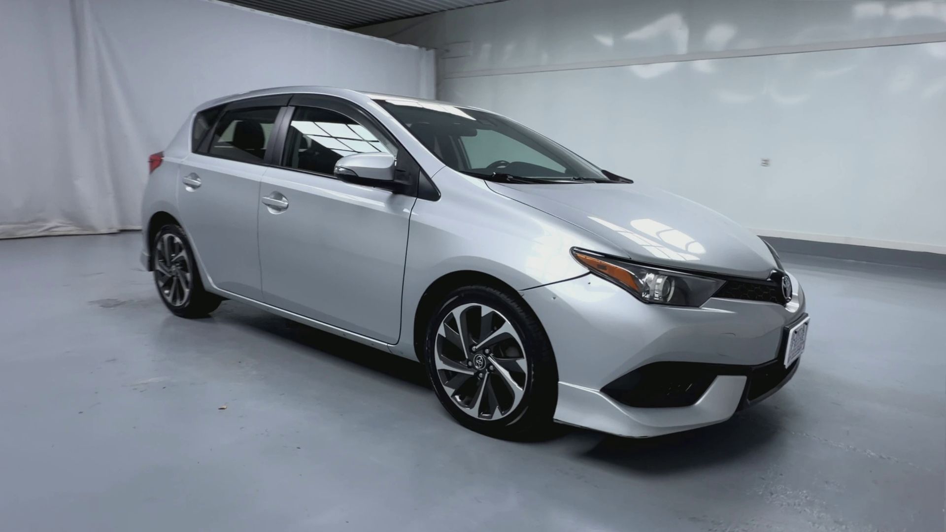 2017 Toyota Corolla iM Base photo 2