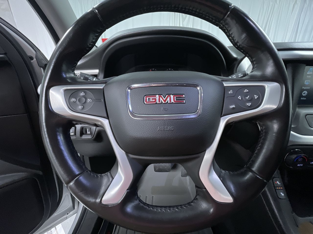 Used 2018 GMC Acadia SLE-2 with VIN 1GKKNSLA7JZ235135 for sale in Swanzey, NH