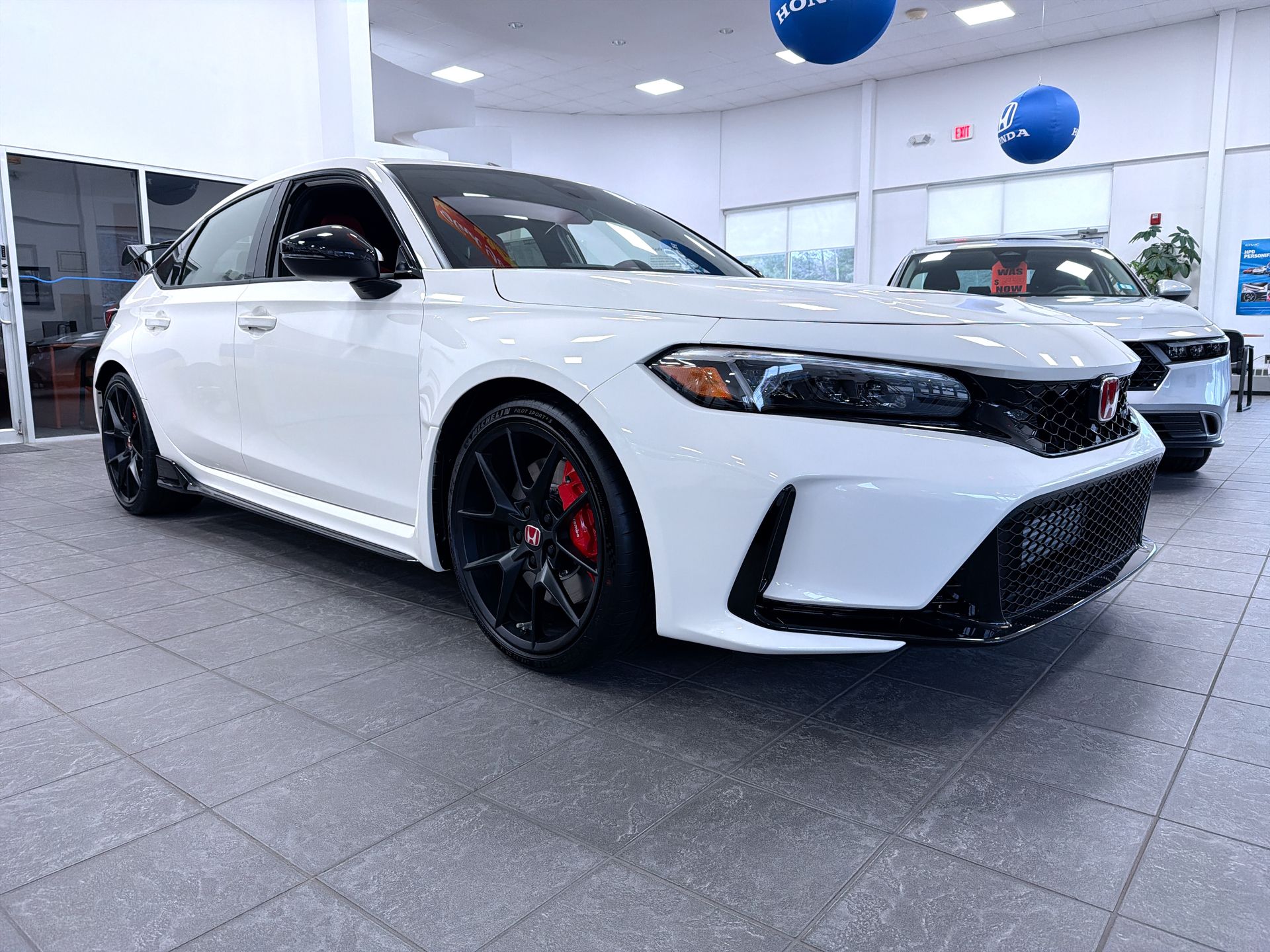 2025 Honda Civic Hatchback Type-R's photo