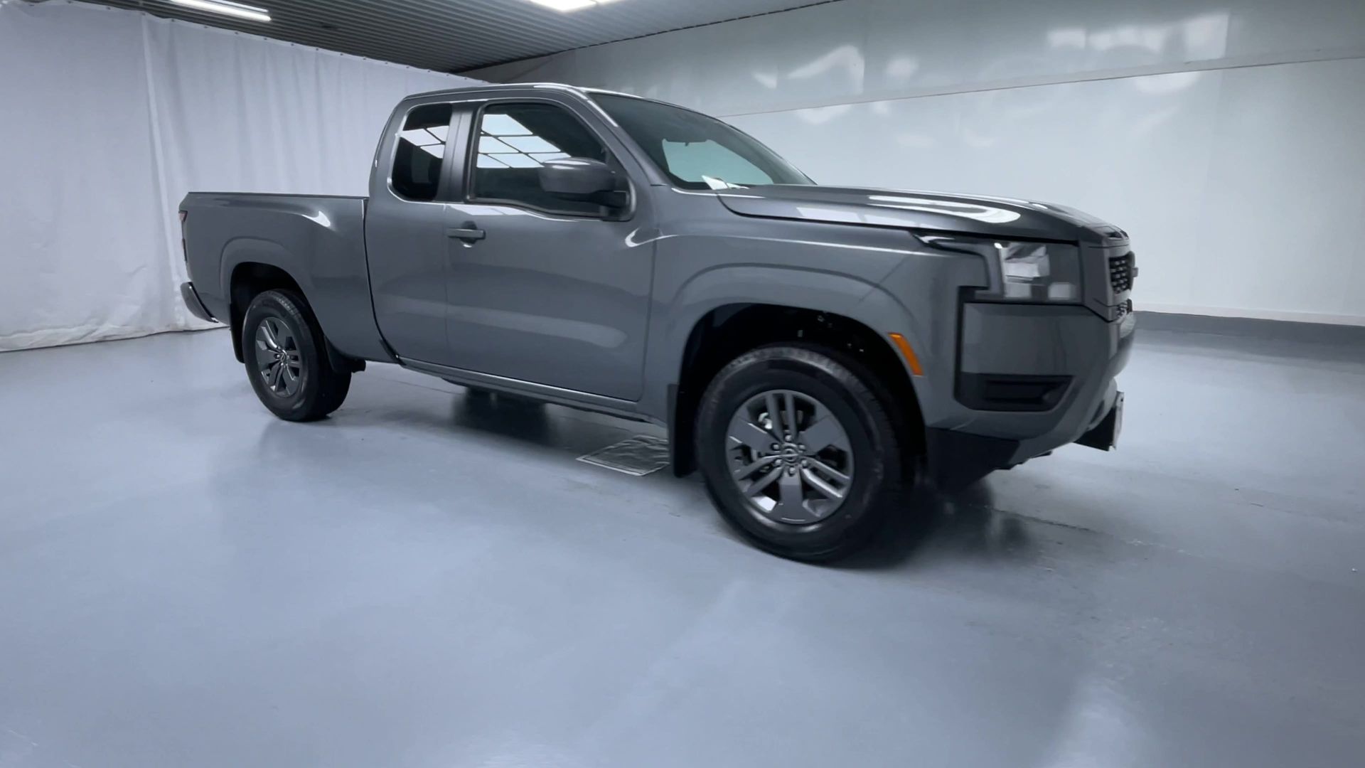 2025 Nissan Frontier SV photo 2