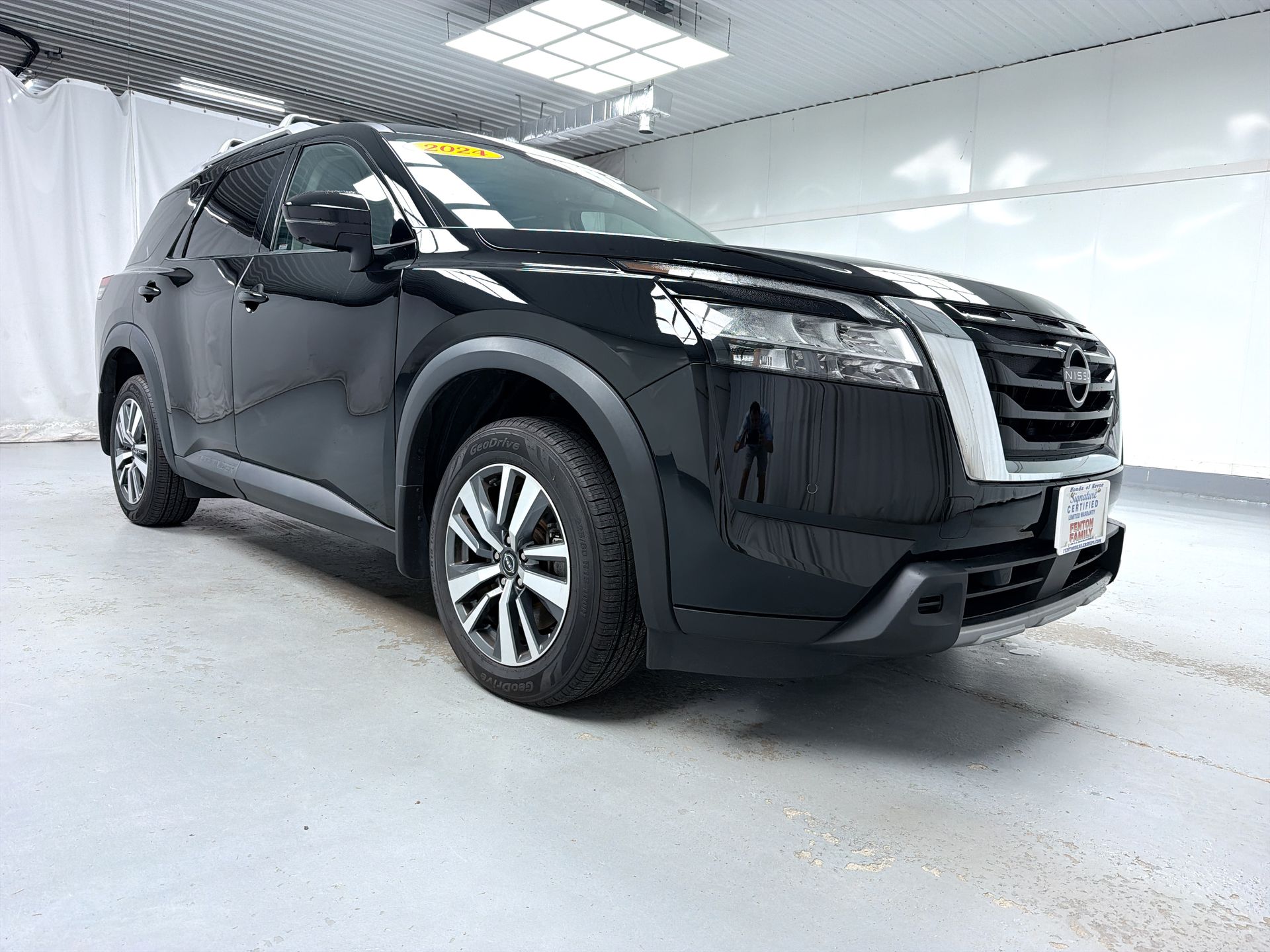 2024 Nissan Pathfinder SL SUV