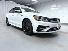 2018 Volkswagen Passat 2.0T R-Line Sedan