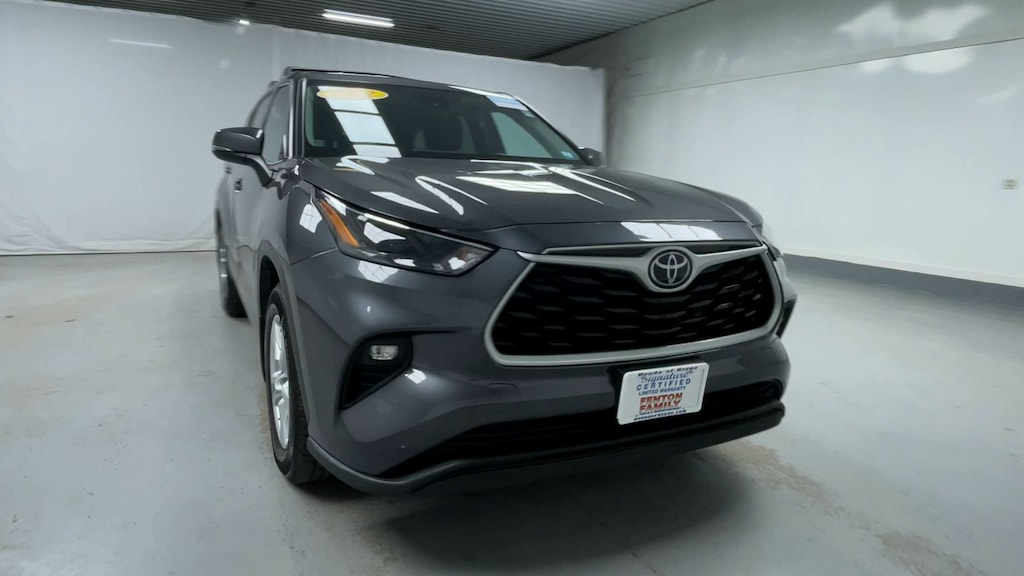 Used 2022 Toyota Highlander LE SUV