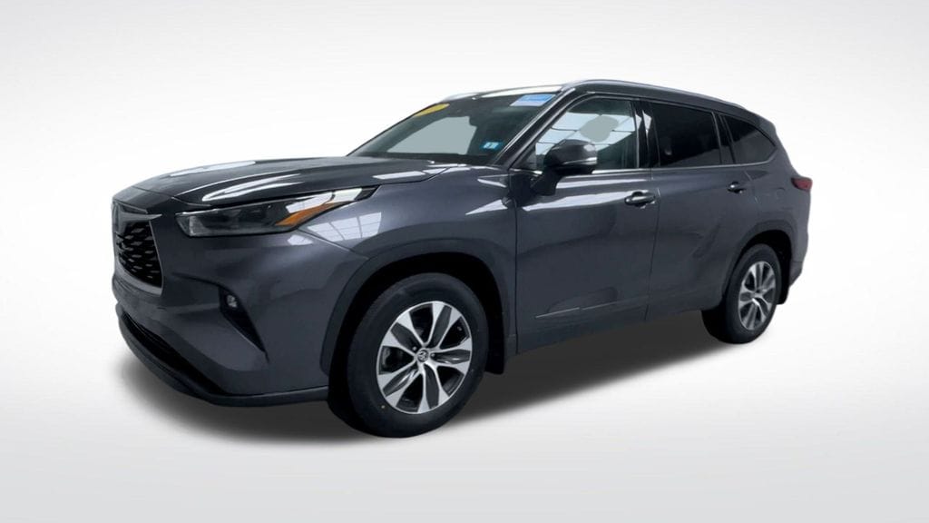Used 2021 Toyota Highlander XLE SUV