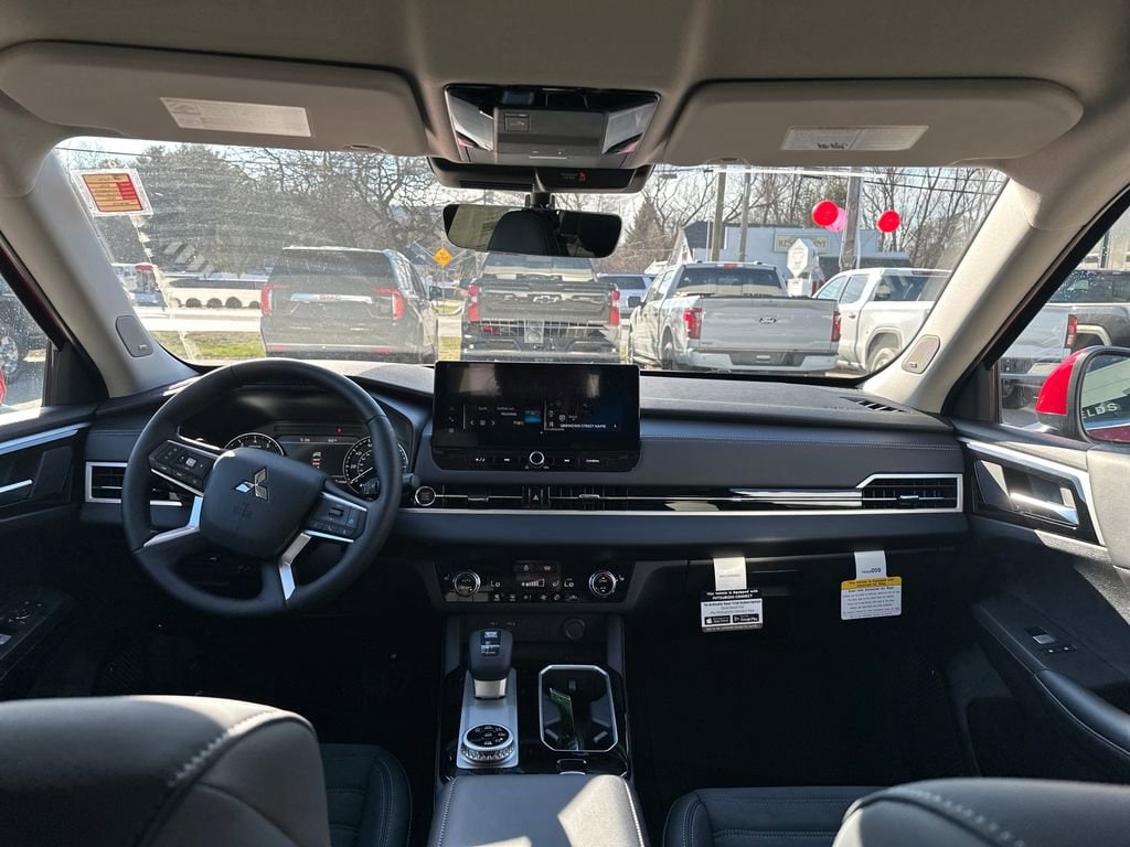 2026 Mitsubishi Outlander SE - Photo 12