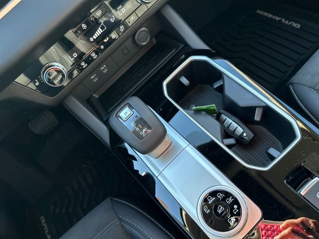 2026 Mitsubishi Outlander SE - Photo 18