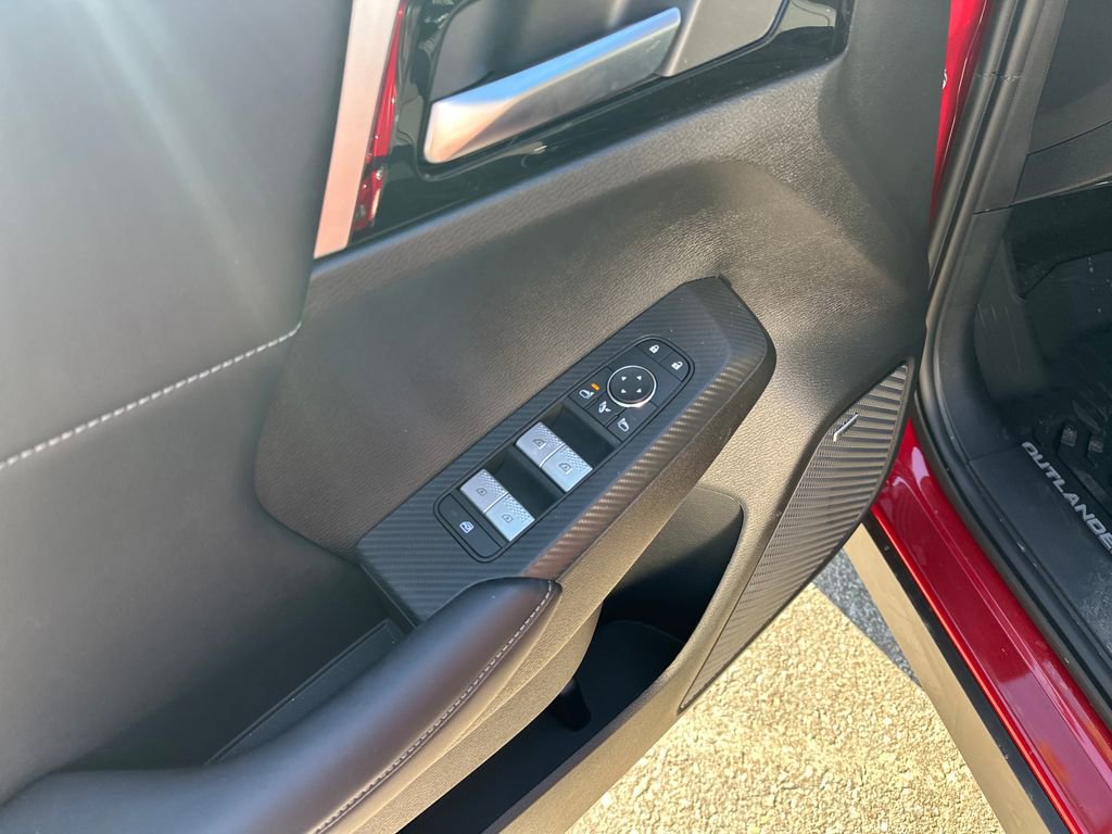 2026 Mitsubishi Outlander SE - Photo 11