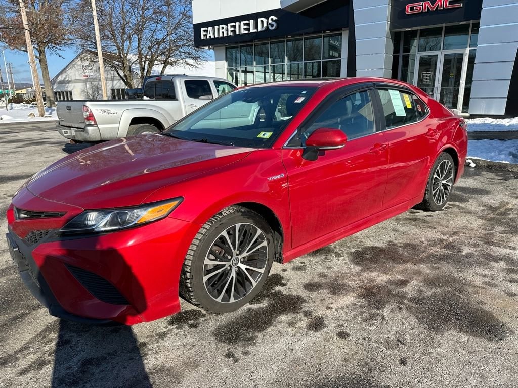 2020 Toyota Camry SE
