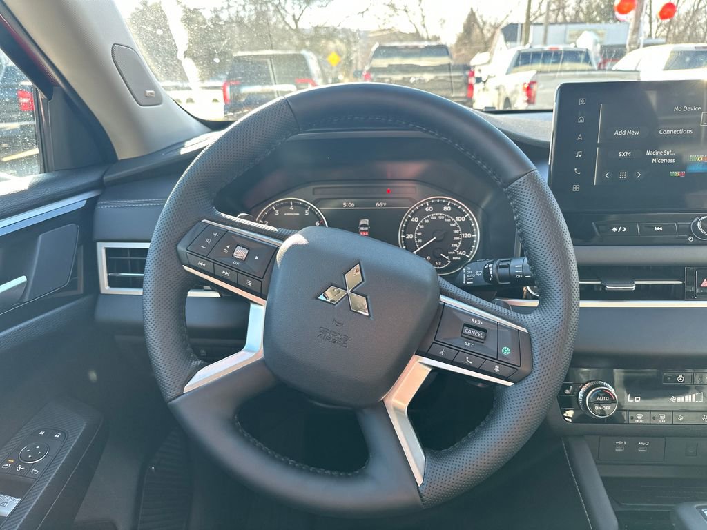 2026 Mitsubishi Outlander SE - Photo 14