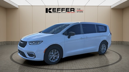 2026 Chrysler Pacifica SELECT Passenger Van