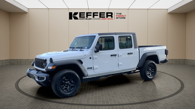 2026 Jeep Gladiator Sport Auto's photo