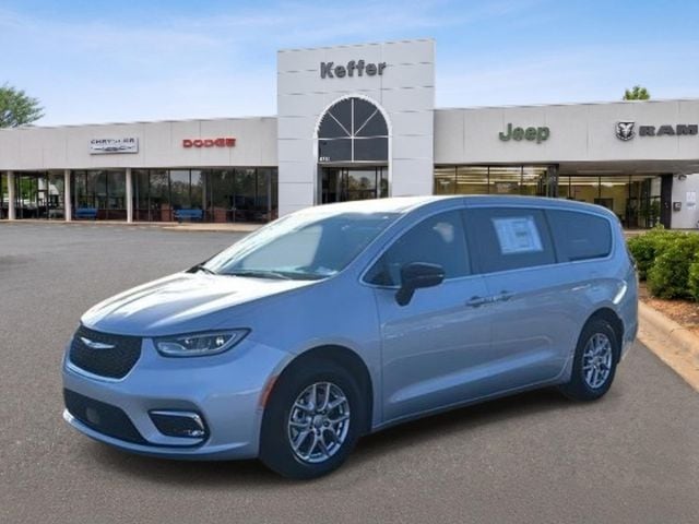 2026 Chrysler Pacifica Passenger Van 