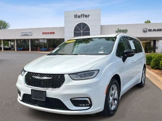 2024 Chrysler Pacifica Limited's photo