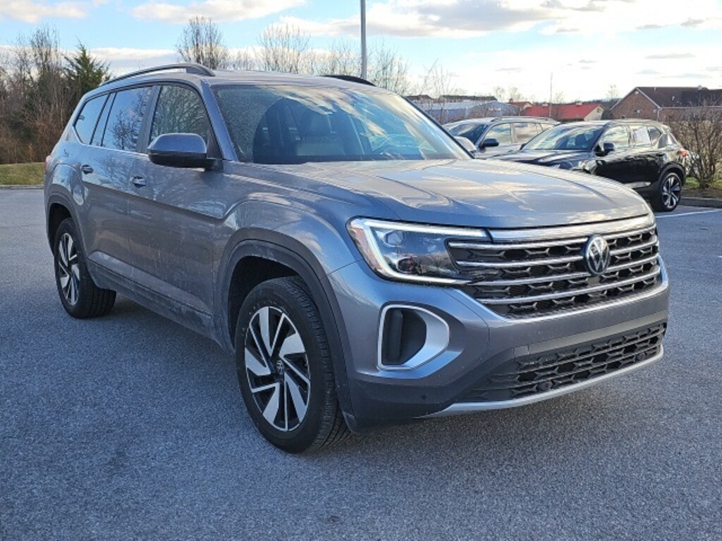 Used 2025 Volkswagen Atlas 2.0T SE w/Technology SUV