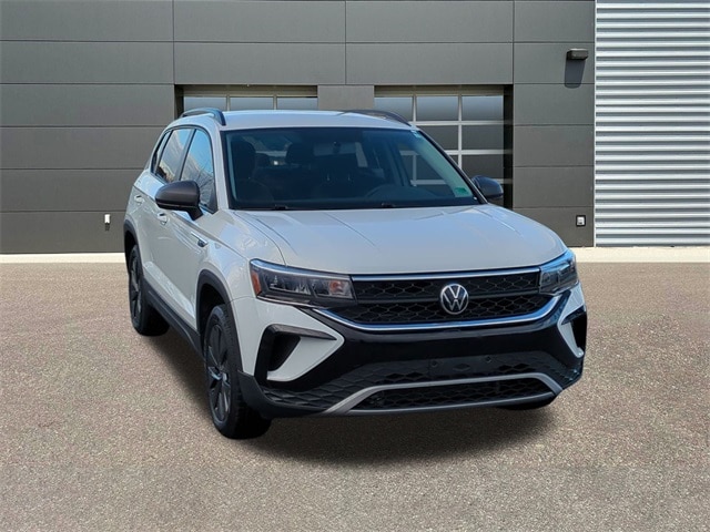 2022 Volkswagen Taos S's photo