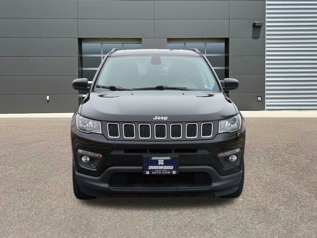 Used 2018 Jeep Compass Latitude FWD SUV