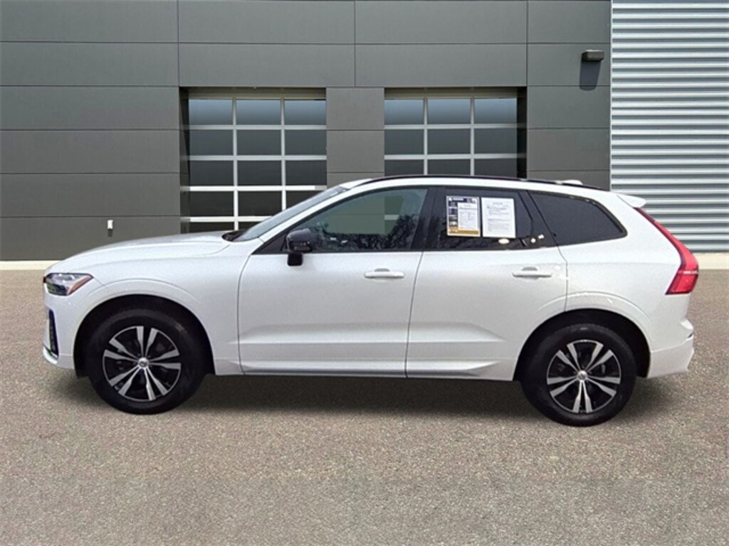 Used 2025 Volvo XC60 B5 Core SUV