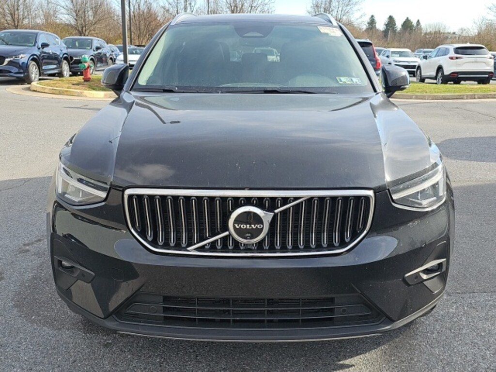 Used 2025 Volvo XC40 B5 Plus Bright Theme SUV