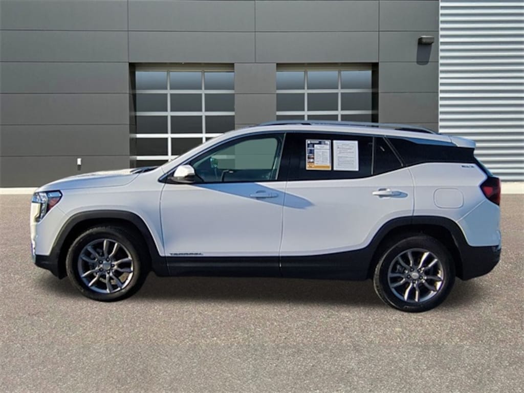 Used 2024 GMC Terrain SLT SUV