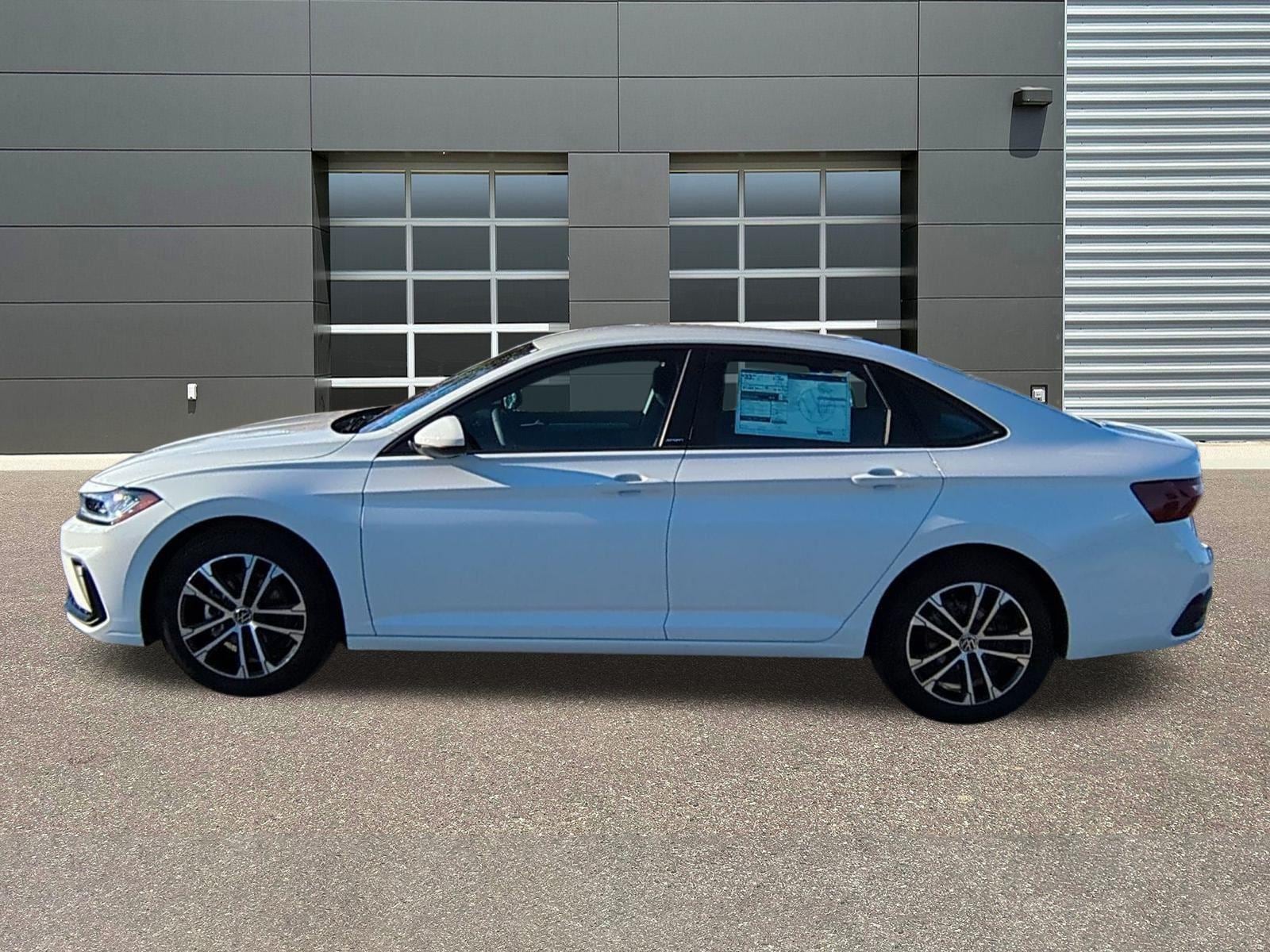 2026 Volkswagen Jetta Sport - Photo 4