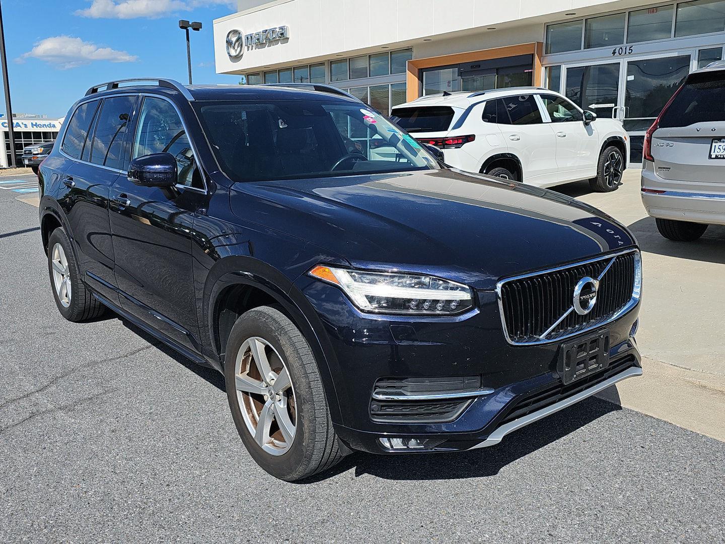 2017 Volvo XC90 T5 AWD Momentum's photo