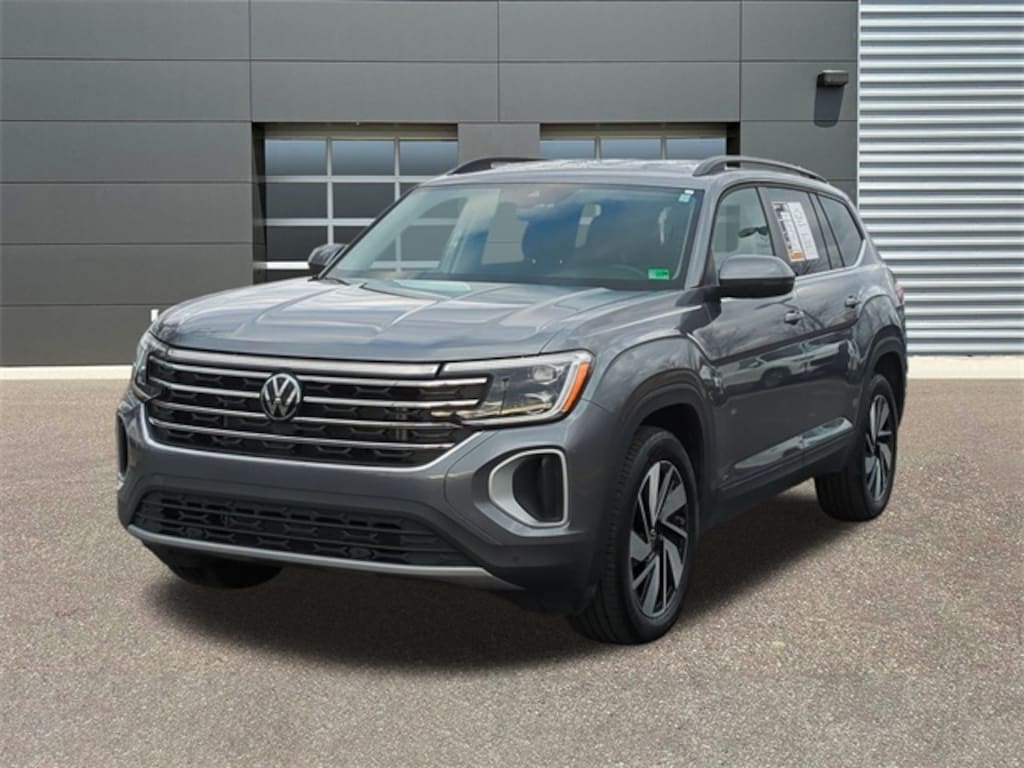 Used 2025 Volkswagen Atlas 2.0T SE w/Technology SUV