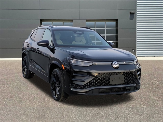 2026 Volkswagen Tiguan SE R-LINE BLACK's photo