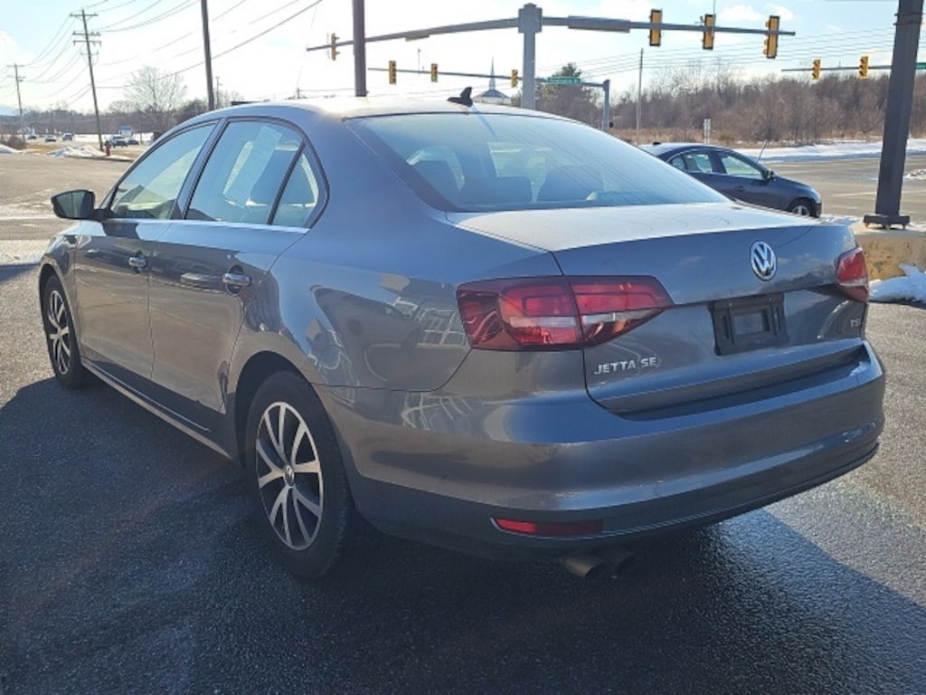 Used 2017 Volkswagen Jetta 1.4T SE Sedan