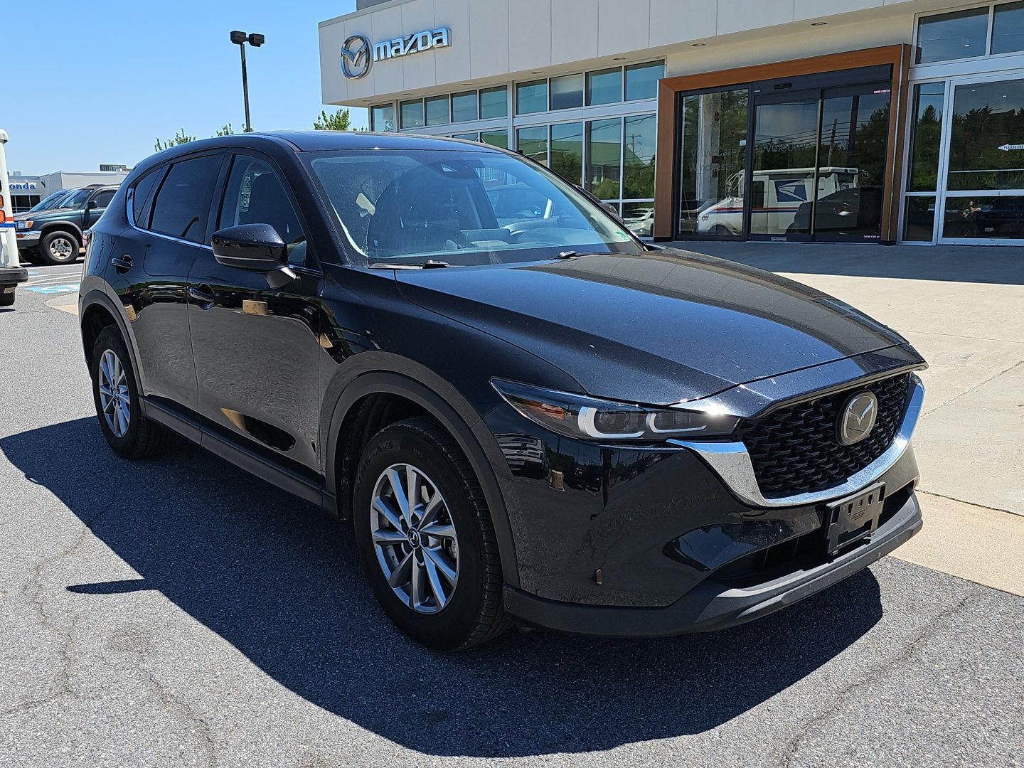 2022 Mazda CX-5 S Preferred package Auto AWD's photo
