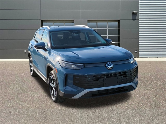 2026 Volkswagen Tiguan SE's photo