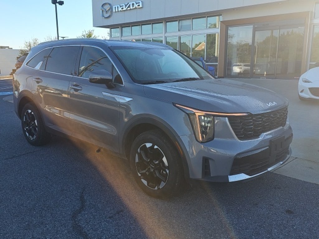 Used 2024 Kia Sorento S SUV
