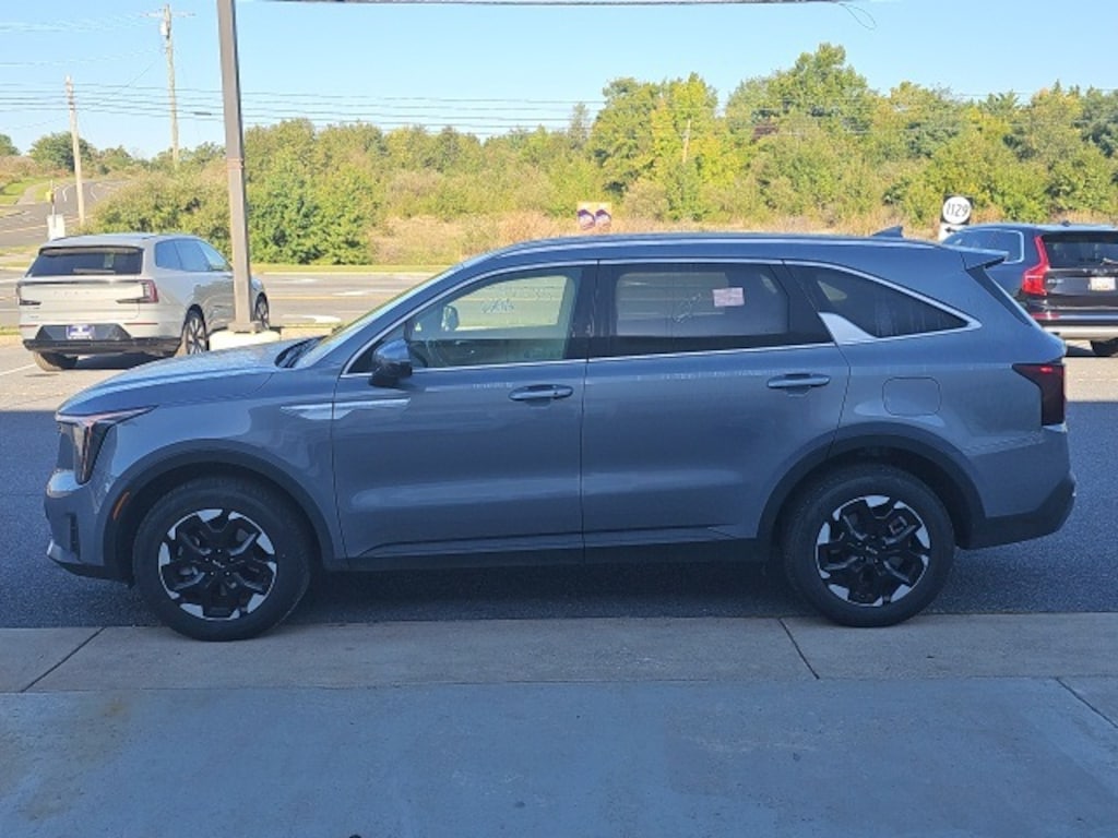 Used 2024 Kia Sorento S SUV
