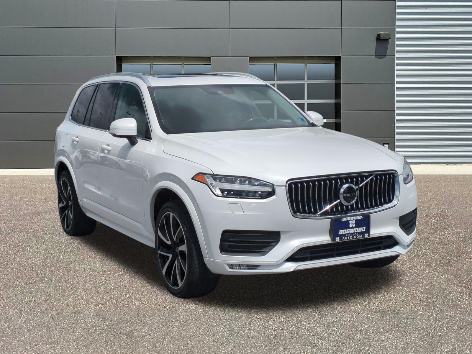 2021 Volvo XC90 T6 Momentum AWD's photo